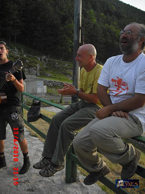canti e balli al tramonto (foto di c.zurlo).jpg